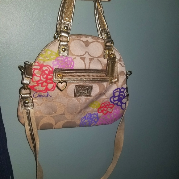 Coach Handbags - Coach signature Poppy Limited Collection